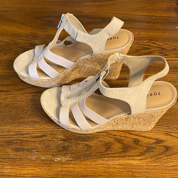 Torrid Beige Strappy Sandals with Front Zipper size 13 - Picture 2 of 11